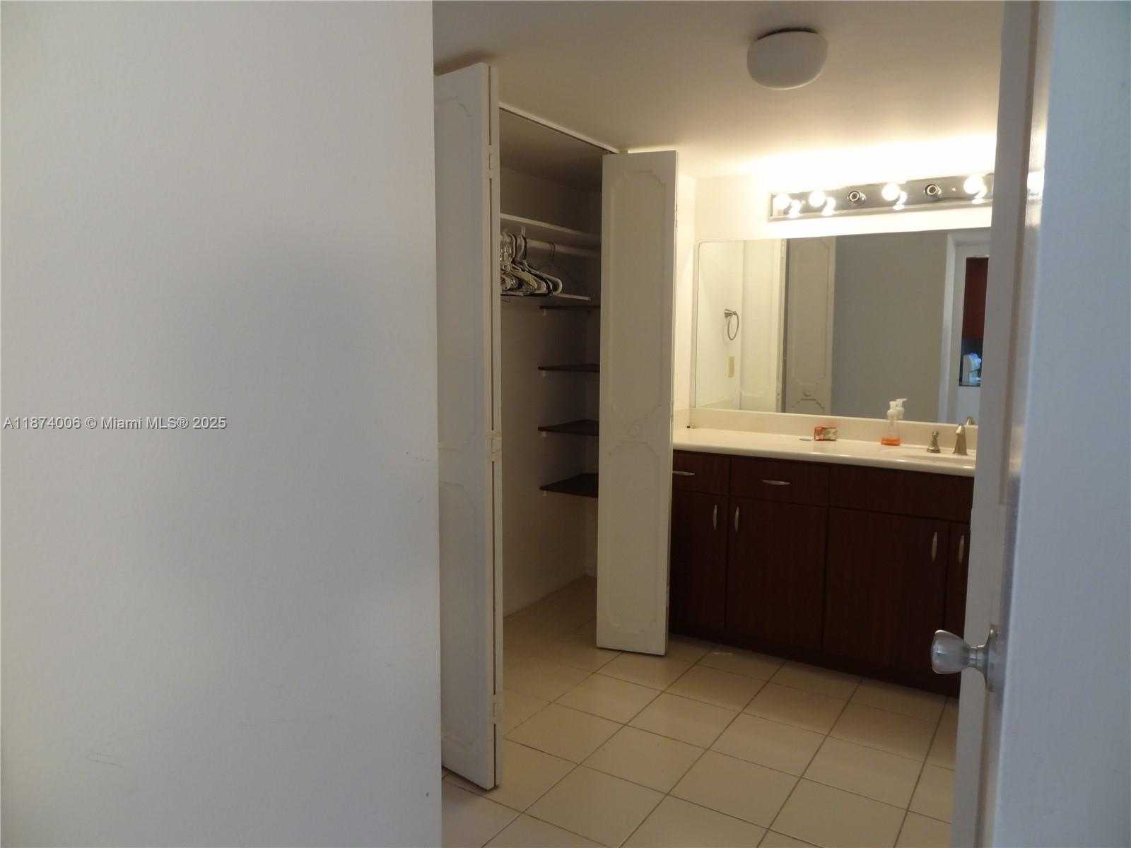 Small Image of 3401 NORTH COUNTRY CLUB DR #EI506, Aventura Number 22
