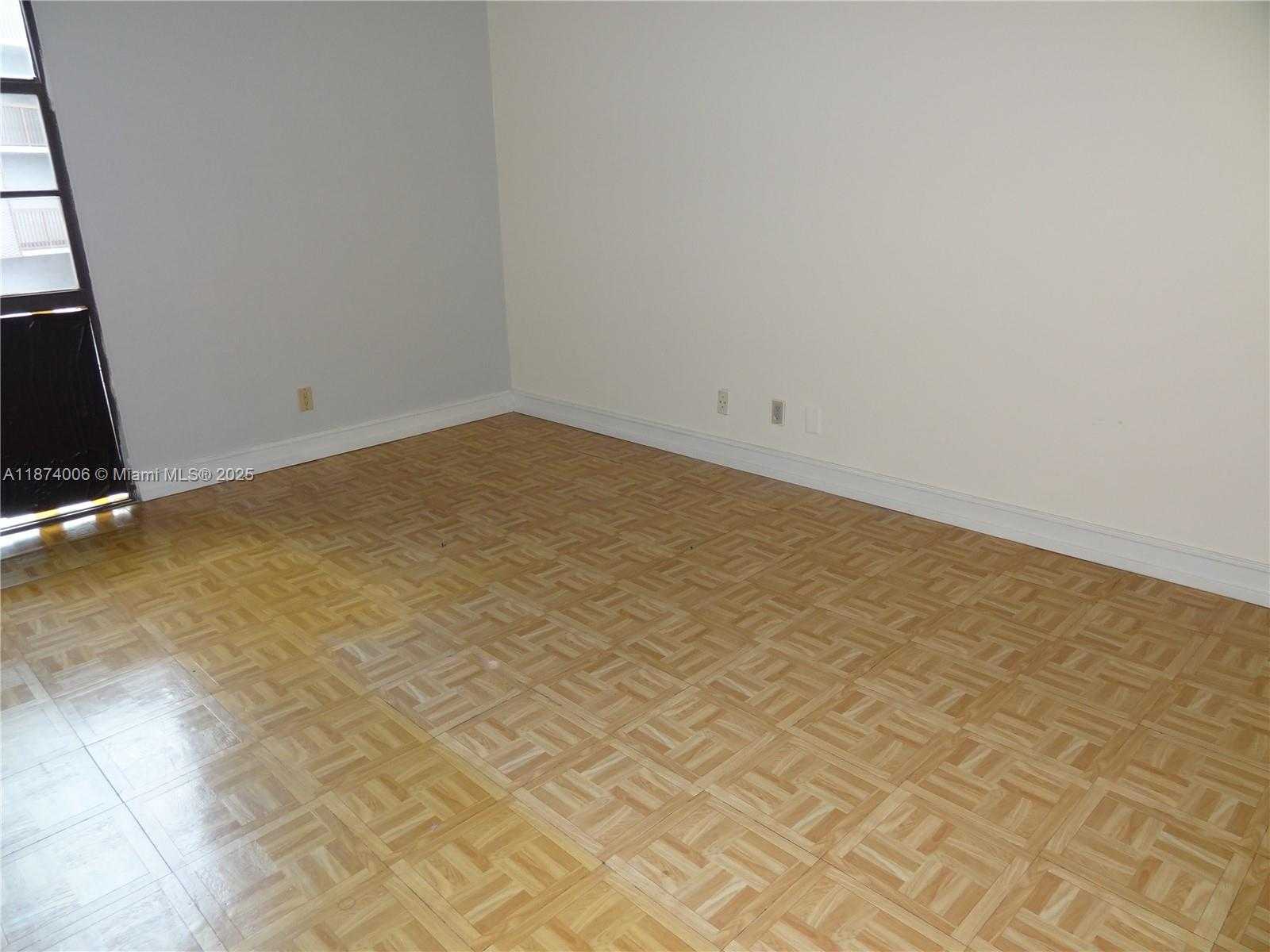 Small Image of 3401 NORTH COUNTRY CLUB DR #EI506, Aventura Number 28
