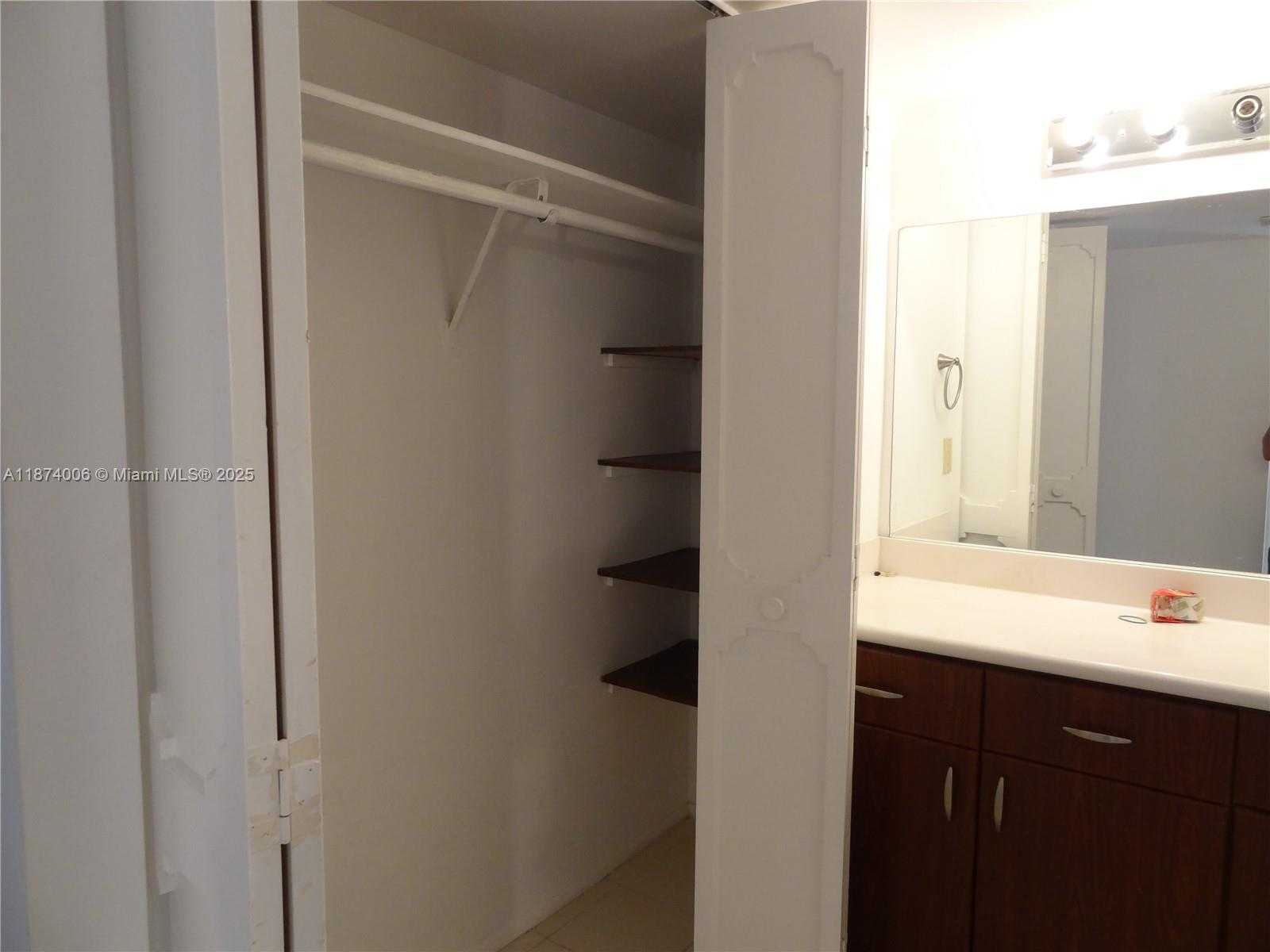 Small Image of 3401 NORTH COUNTRY CLUB DR #EI506, Aventura Number 29