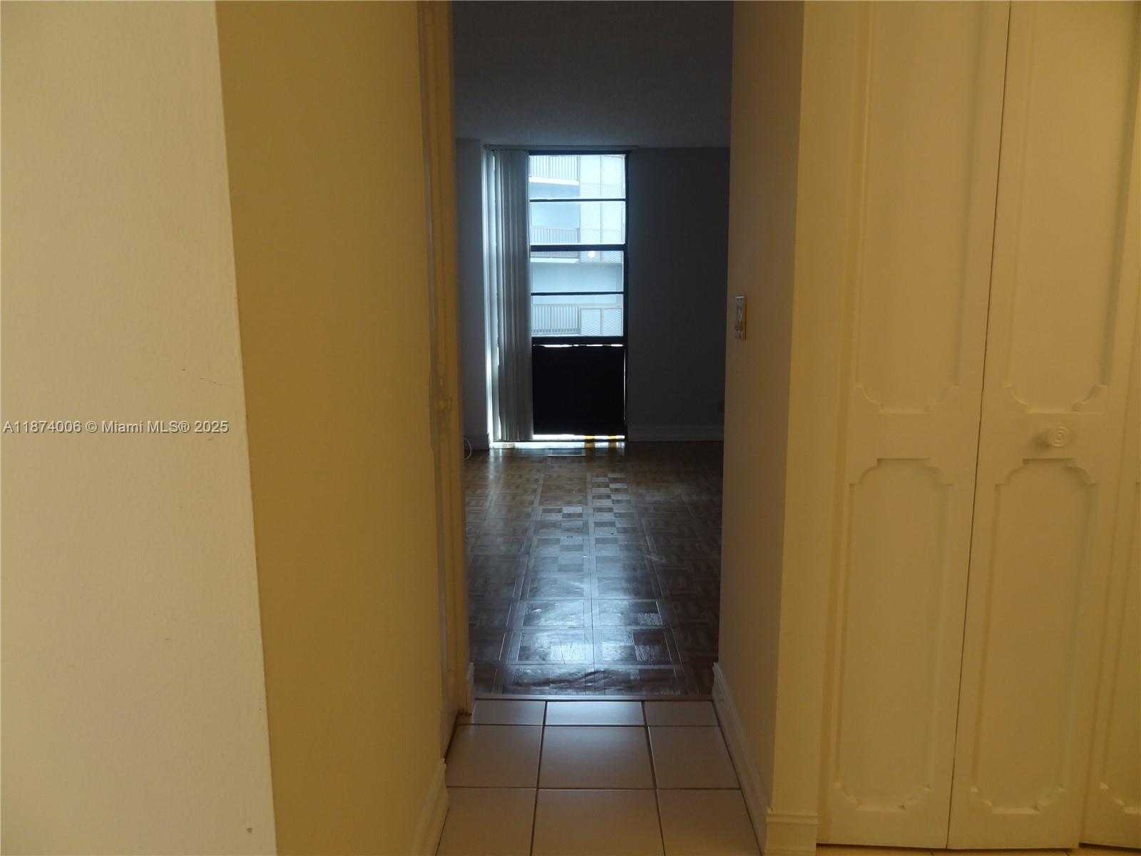 Small Image of 3401 NORTH COUNTRY CLUB DR #EI506, Aventura Number 32