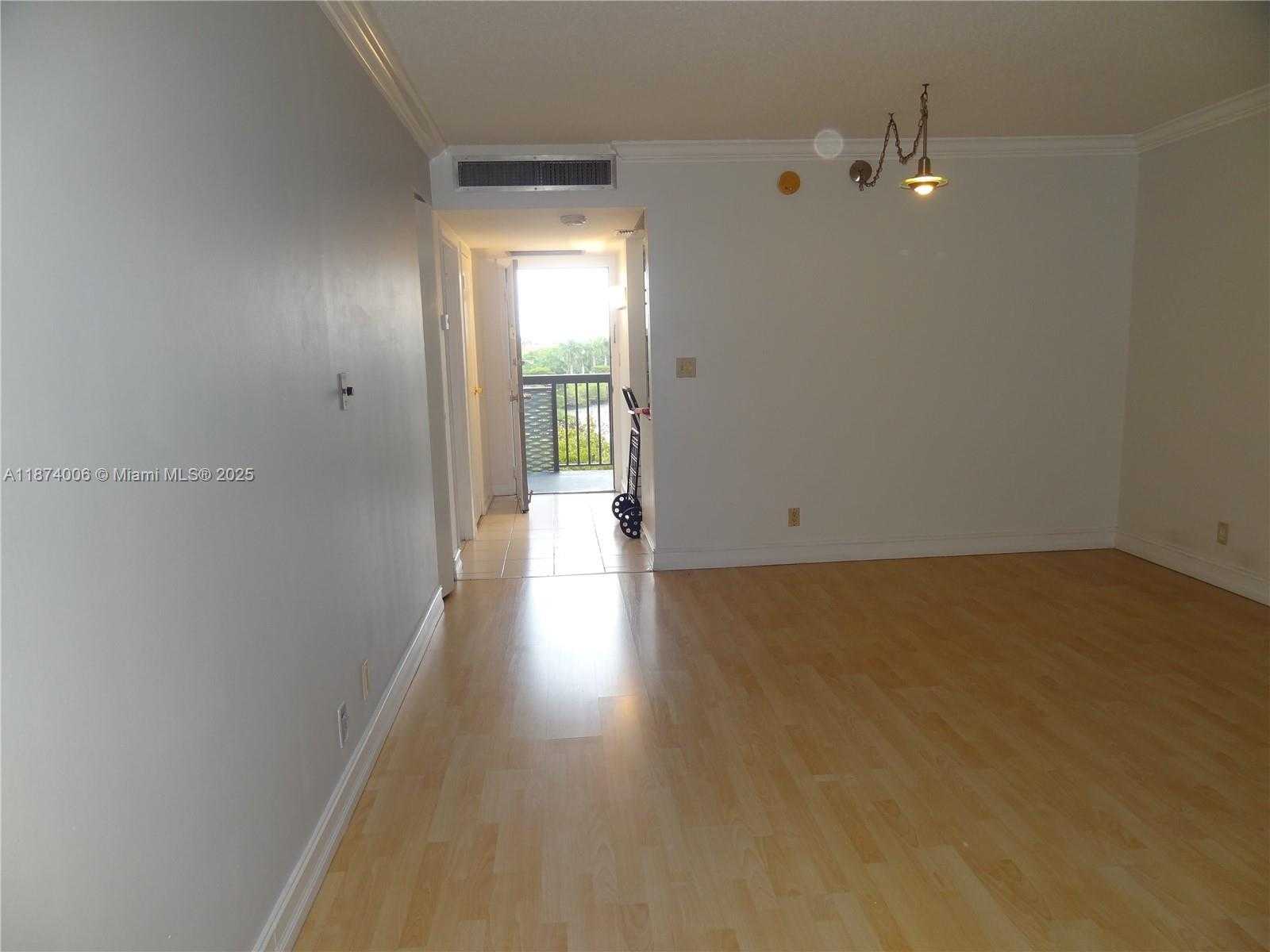 Small Image of 3401 NORTH COUNTRY CLUB DR #EI506, Aventura Number 36