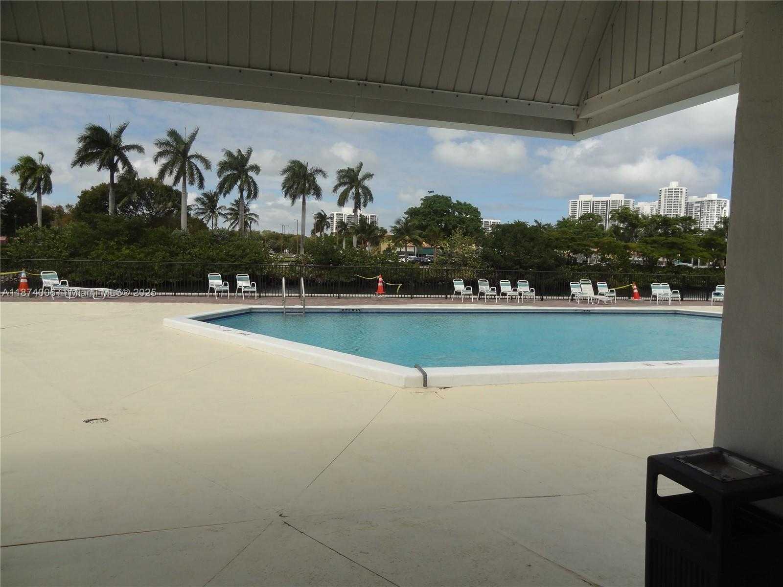 Small Image of 3401 NORTH COUNTRY CLUB DR #EI506, Aventura Number 43