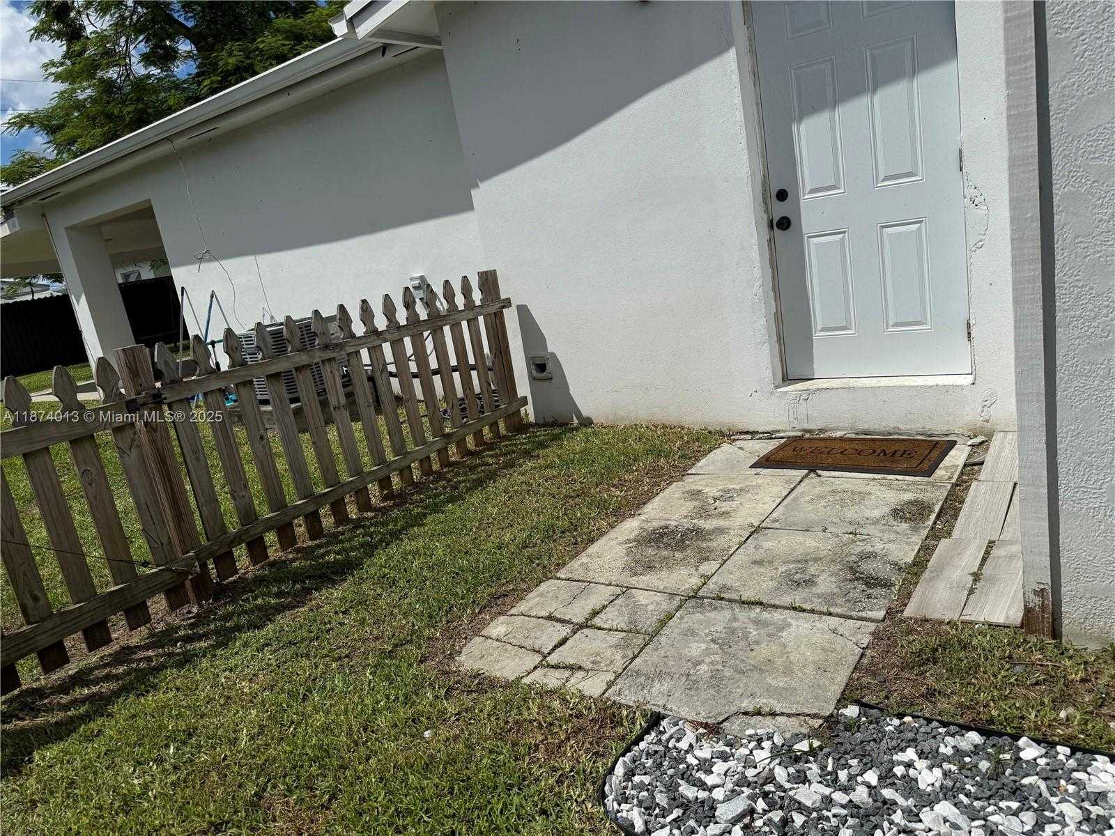Small Image of 5320 SOUTH WEST 97TH AVE #B, Miami Number 20