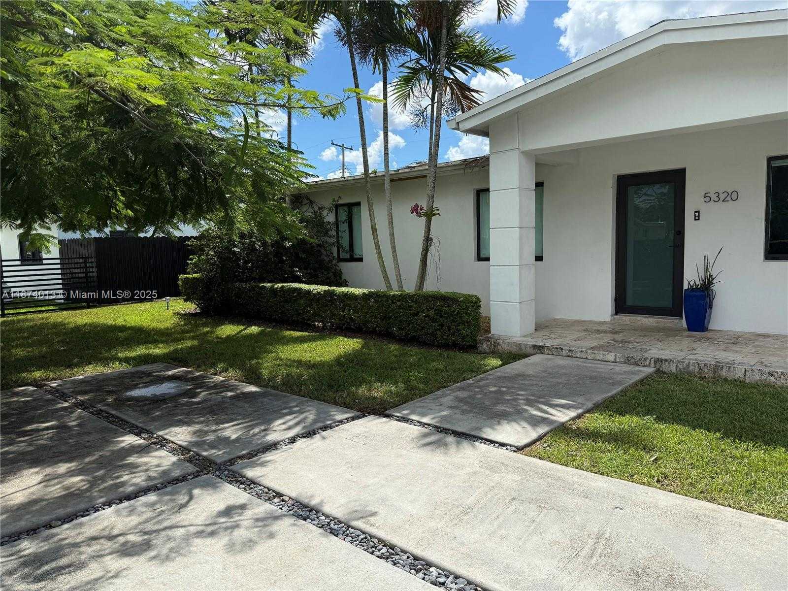 Small Image of 5320 SOUTH WEST 97TH AVE #B, Miami Number 21