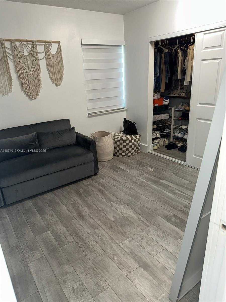 Small Image of 5320 SOUTH WEST 97TH AVE #B, Miami Number 4