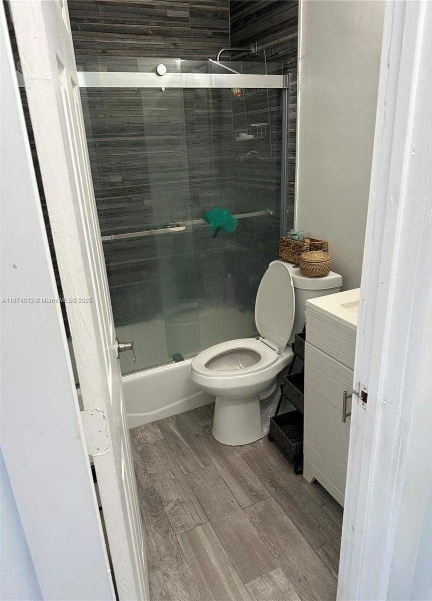 Small Image of 5320 SOUTH WEST 97TH AVE #B, Miami Number 6