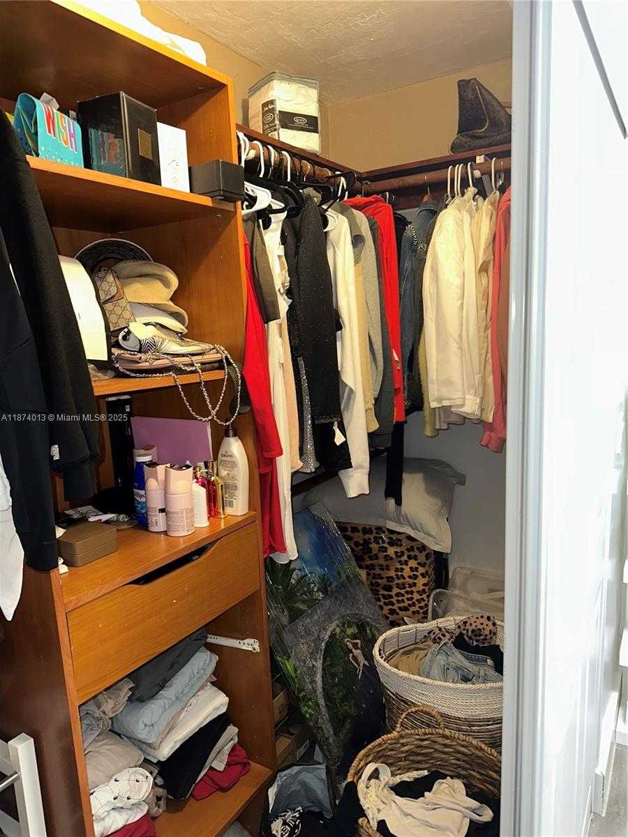 Small Image of 5320 SOUTH WEST 97TH AVE #B, Miami Number 7