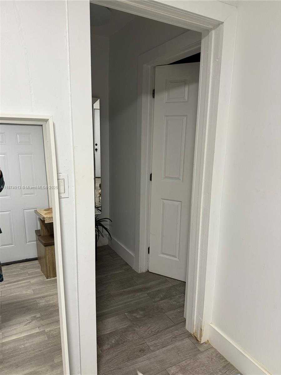 Small Image of 5320 SOUTH WEST 97TH AVE #B, Miami Number 9