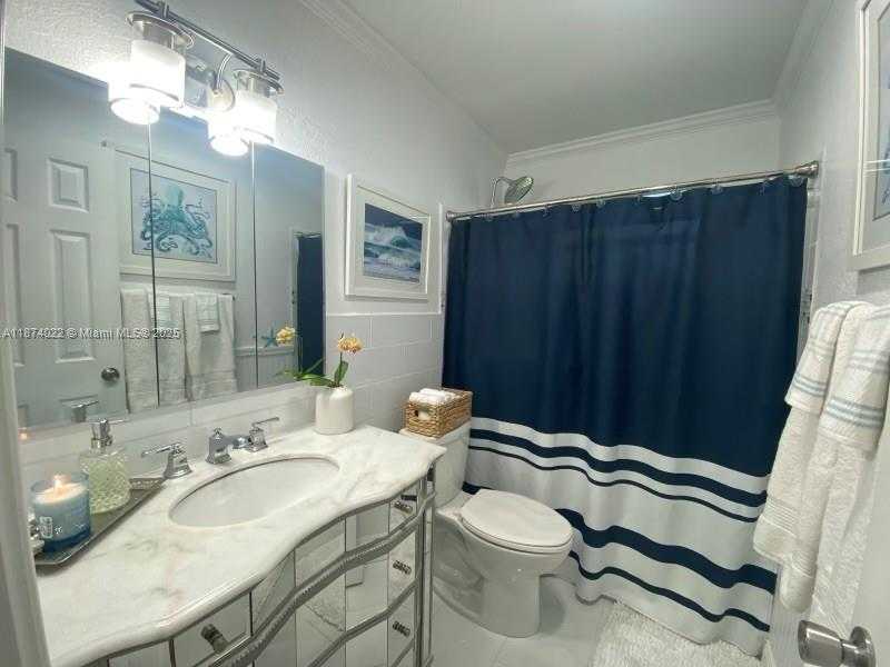 Small Image of 220 SOUTH EAST 9TH ST, Pompano Beach Number 10