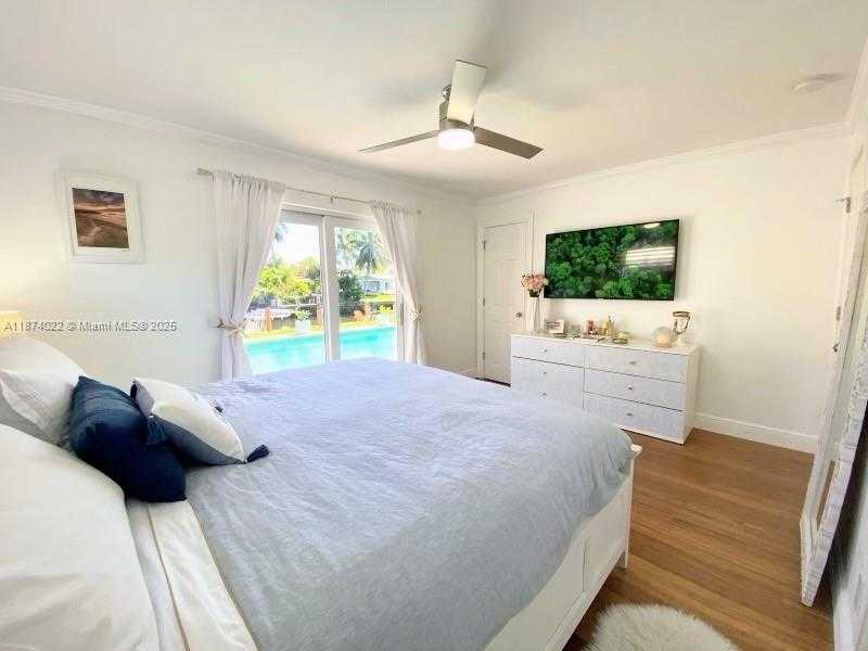Small Image of 220 SOUTH EAST 9TH ST, Pompano Beach Number 12