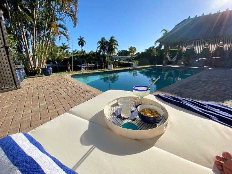 Small Image of 220 SOUTH EAST 9TH ST, Pompano Beach Number 22