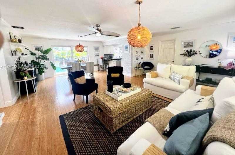Small Image of 220 SOUTH EAST 9TH ST, Pompano Beach Number 7