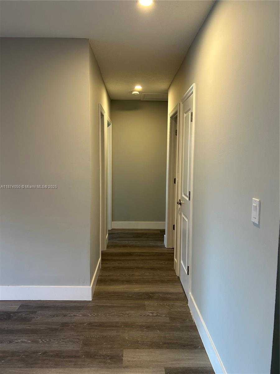 Small Image of 18351 SOUTH WEST 202ND ST #18351, Miami Number 11