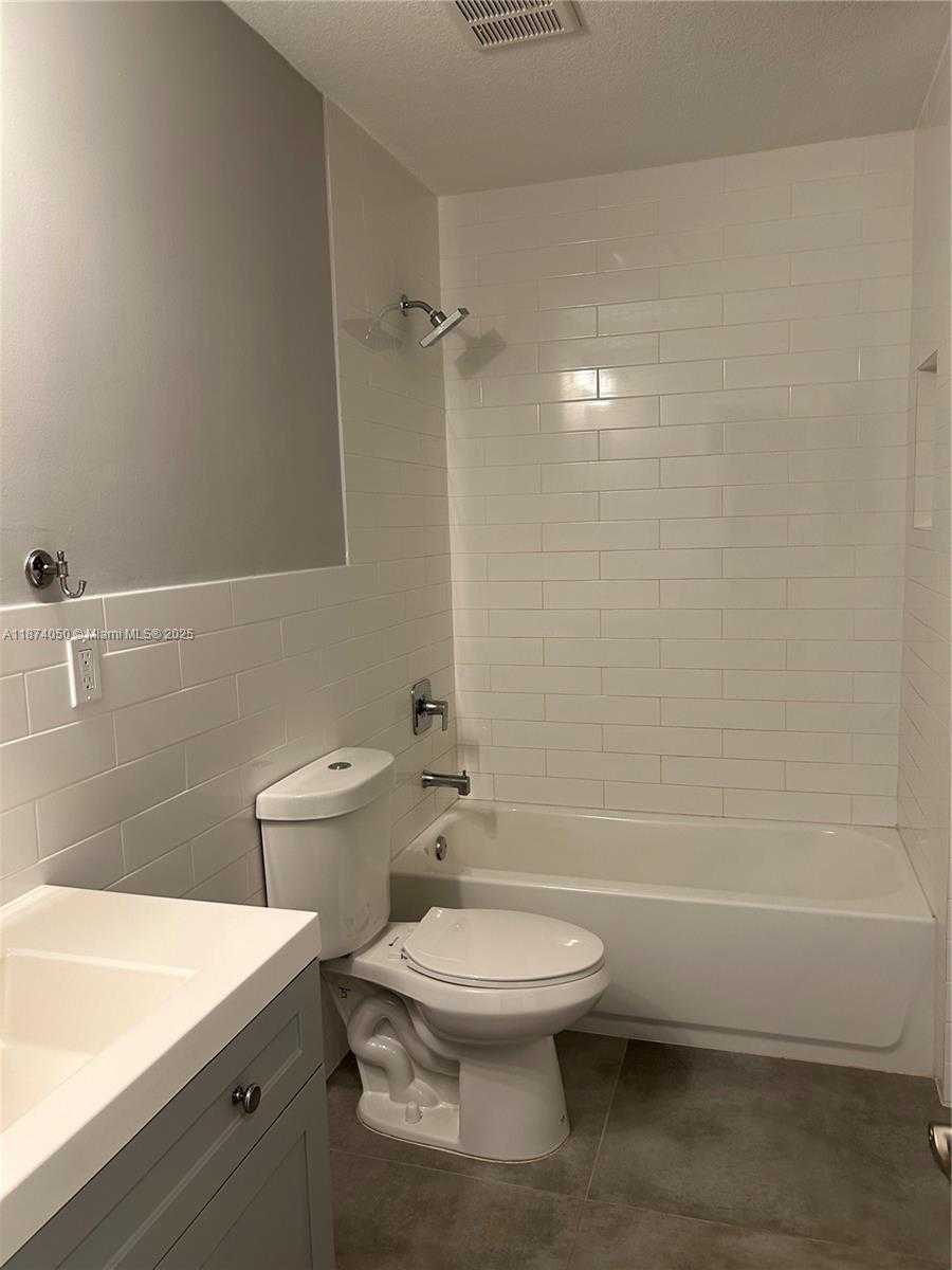 Small Image of 18351 SOUTH WEST 202ND ST #18351, Miami Number 12
