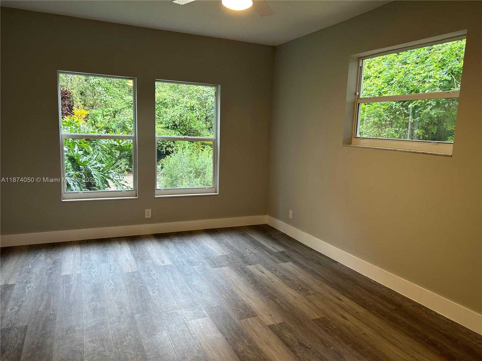 Small Image of 18351 SOUTH WEST 202ND ST #18351, Miami Number 13