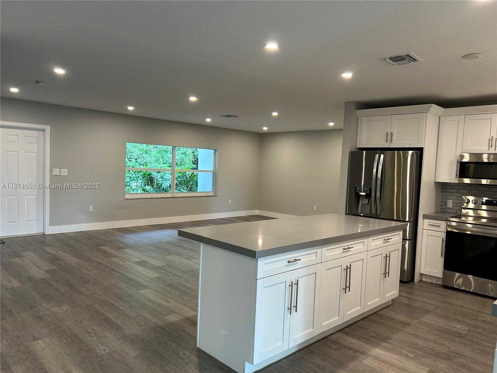 Small Image of 18351 SOUTH WEST 202ND ST #18351, Miami Number 6