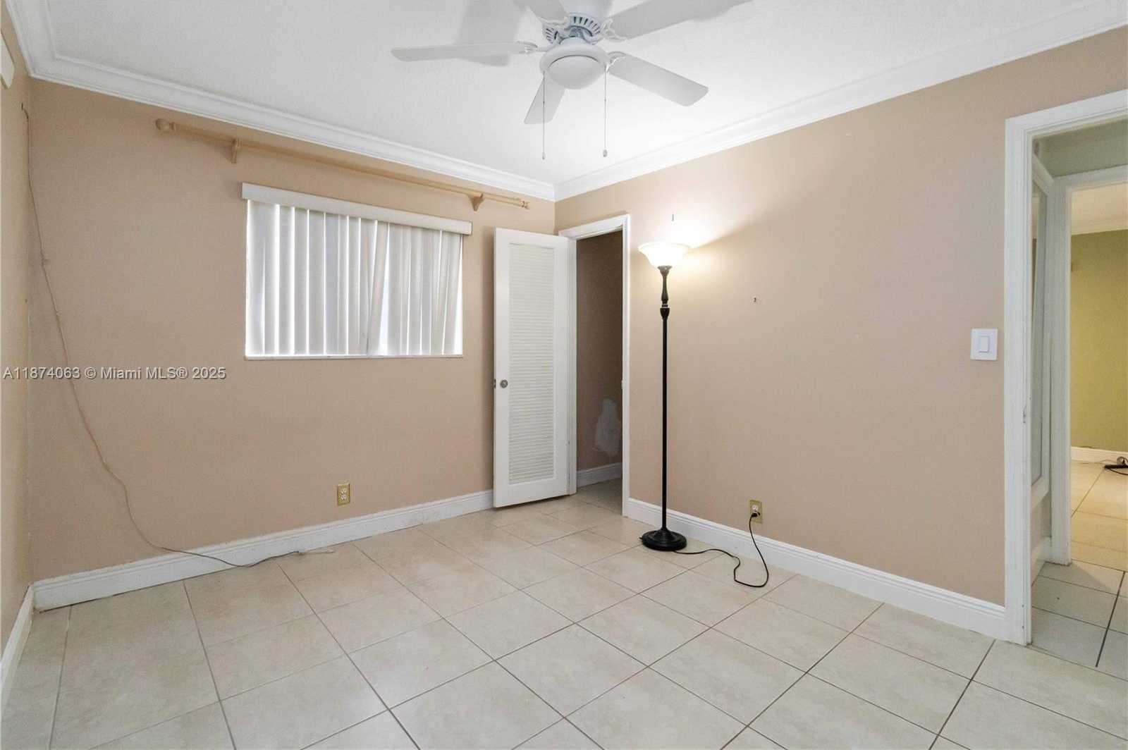 Small Image of Tamarac Number 6