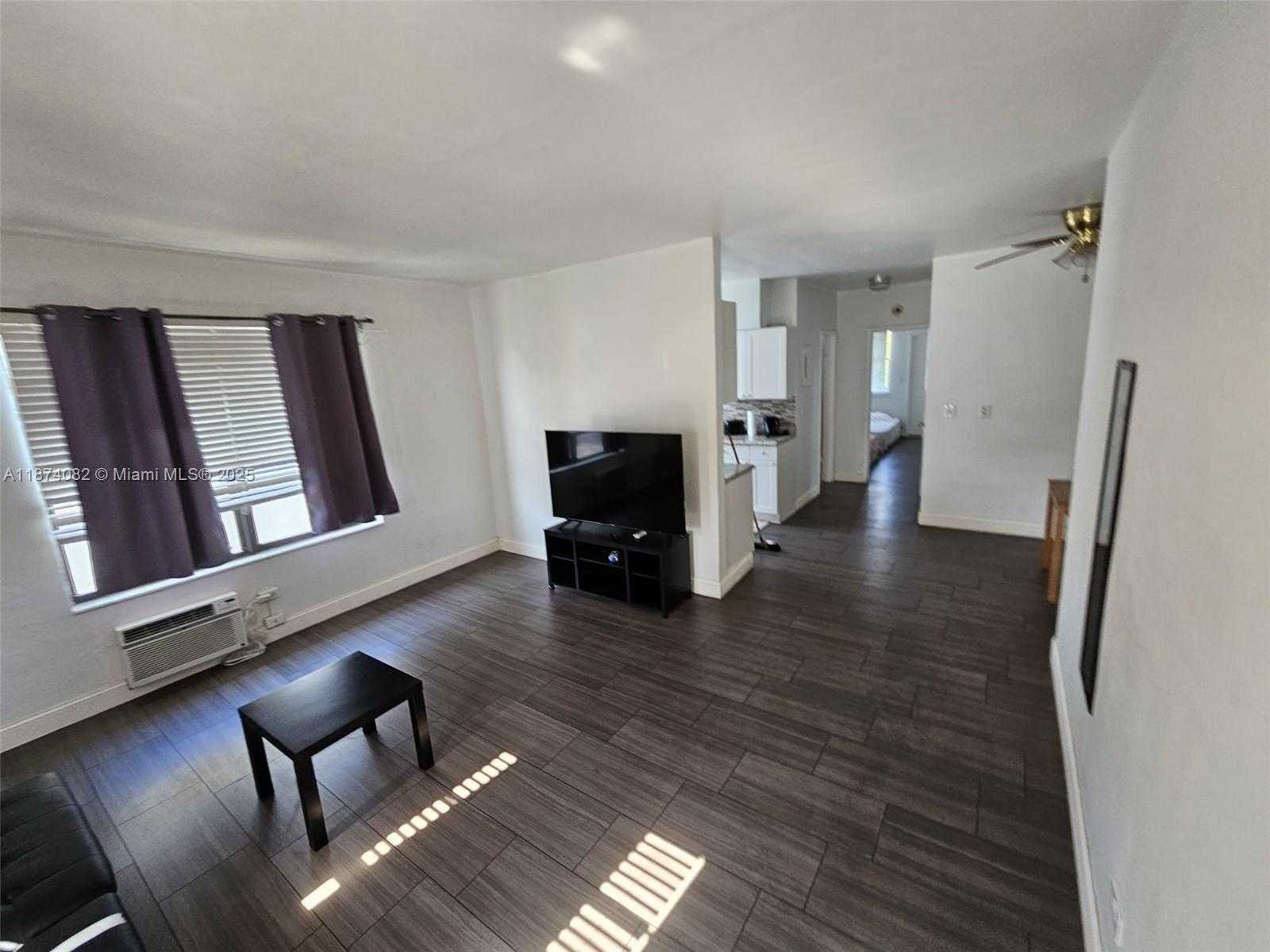Small Image of 7320 CARLYLE AVE #4, Miami Beach Number 3
