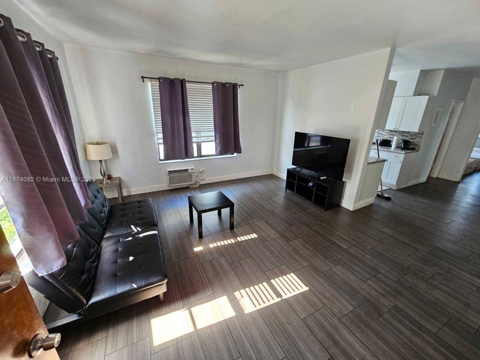 Small Image of 7320 CARLYLE AVE #4, Miami Beach Number 6