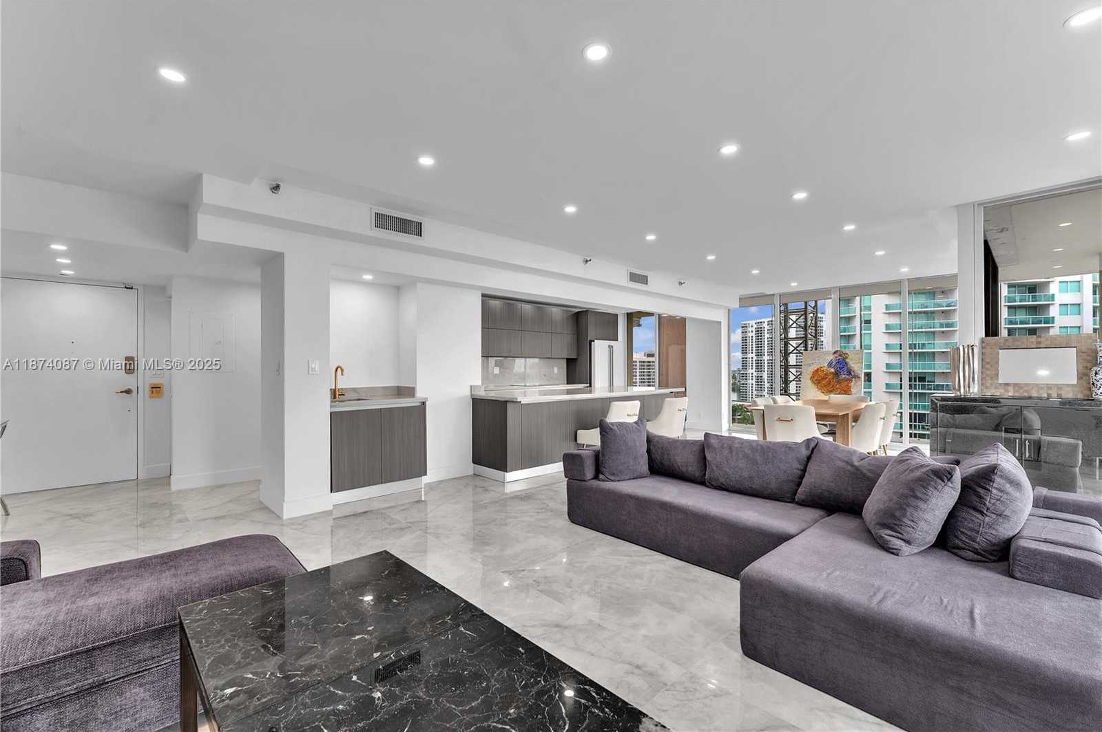 Small Image of 19355 TURNBERRY WAY #14D, Aventura Number 10