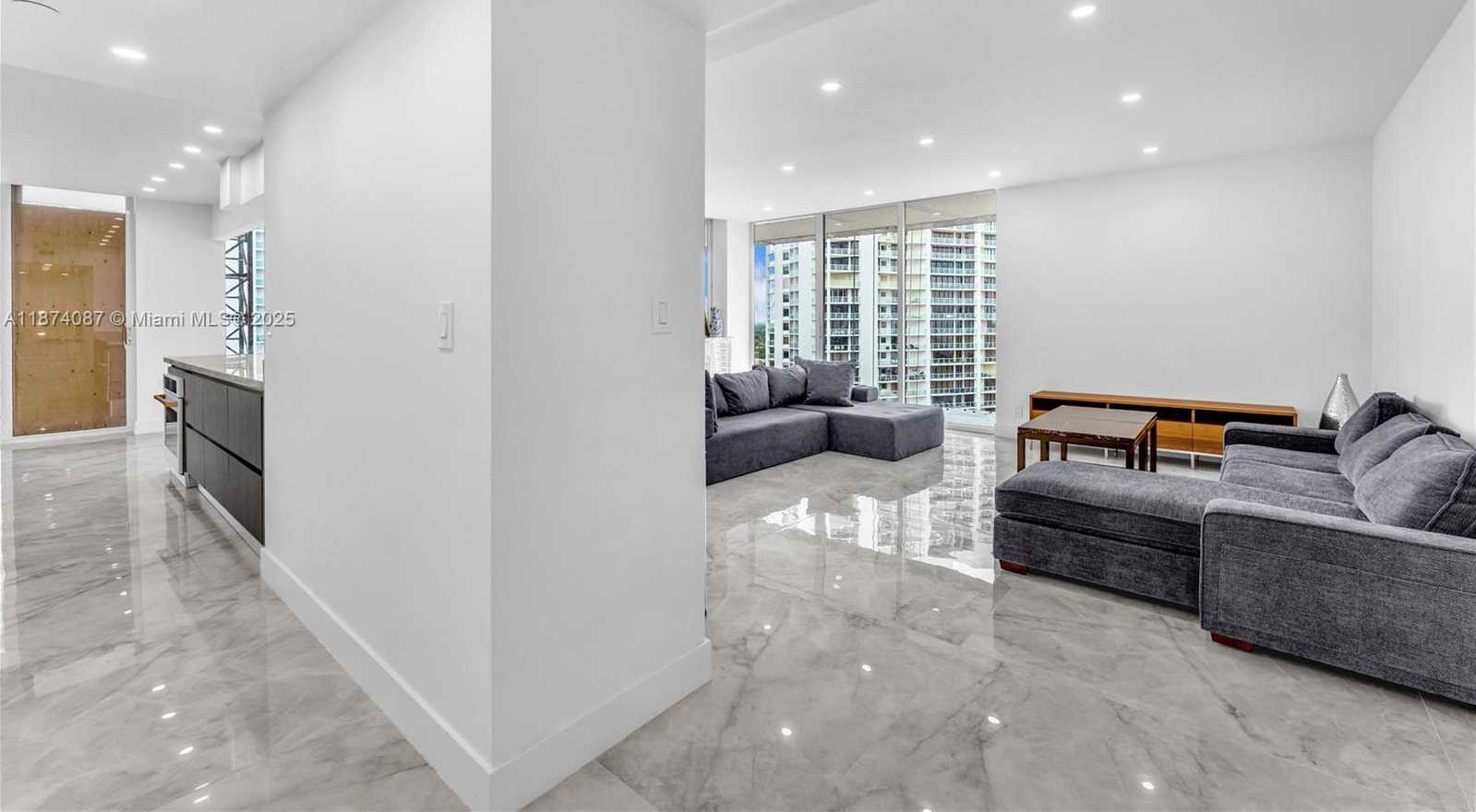 Small Image of 19355 TURNBERRY WAY #14D, Aventura Number 11