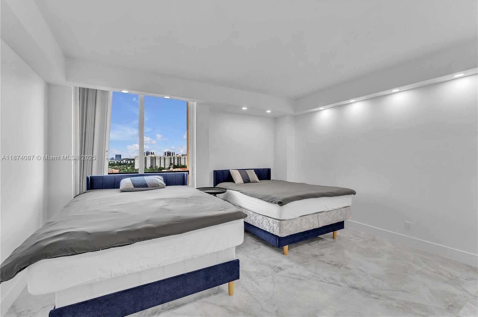 Small Image of 19355 TURNBERRY WAY #14D, Aventura Number 17