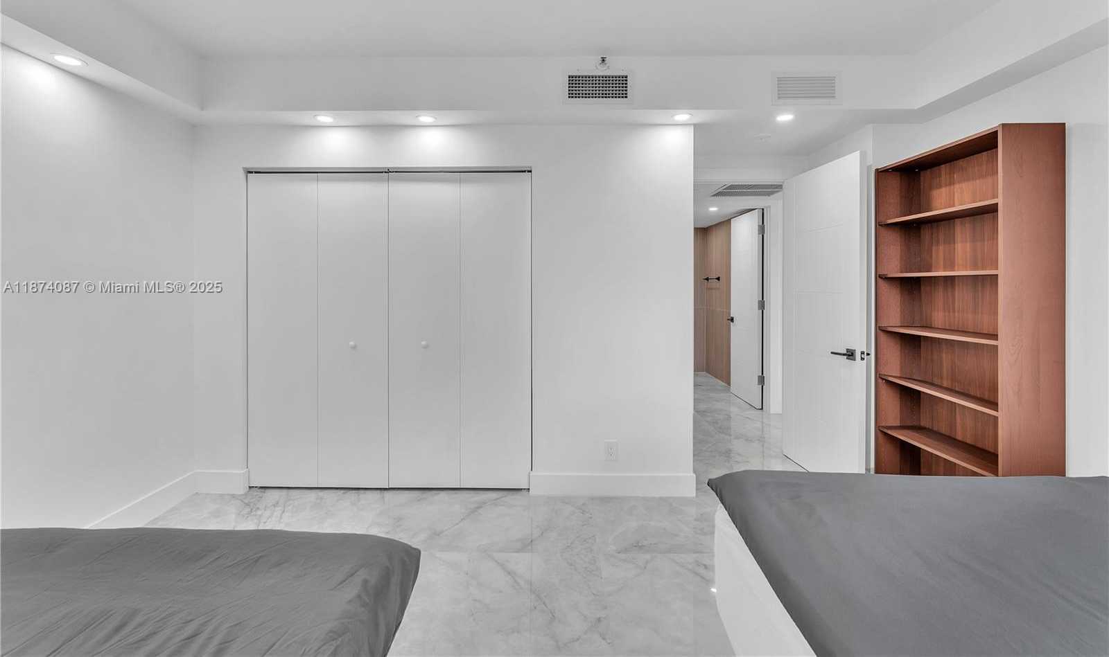Small Image of 19355 TURNBERRY WAY #14D, Aventura Number 18
