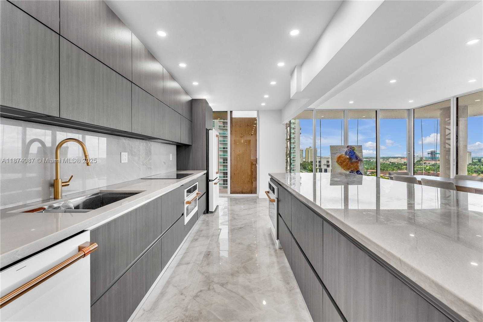 Small Image of 19355 TURNBERRY WAY #14D, Aventura Number 2