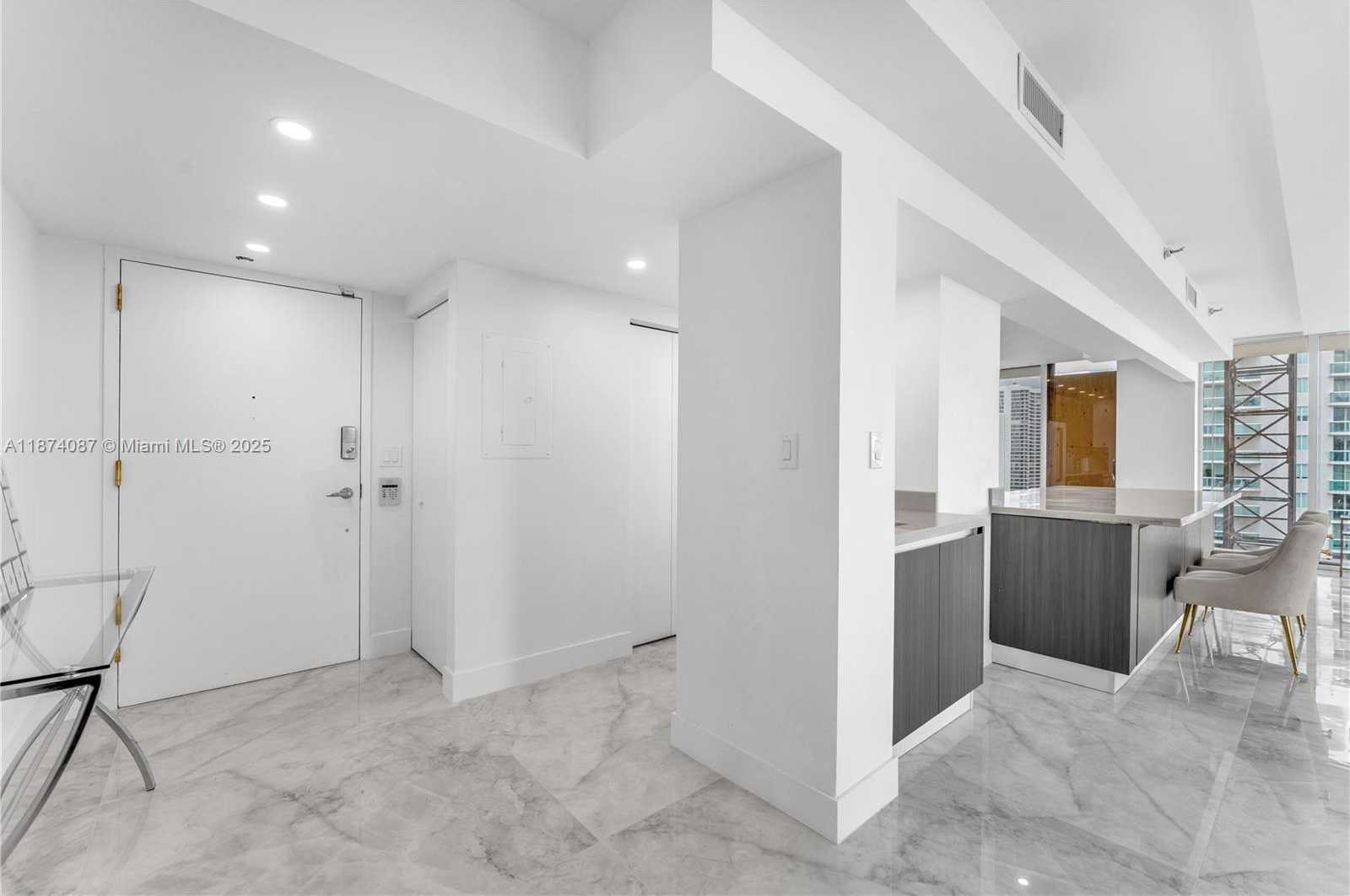 Small Image of 19355 TURNBERRY WAY #14D, Aventura Number 7