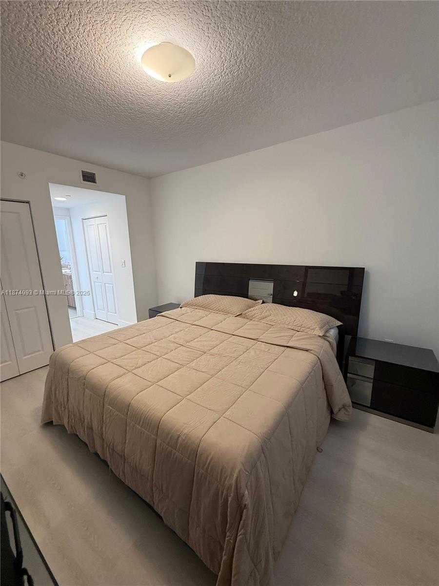Small Image of 601 NORTH EAST 23RD ST #807, Miami Number 5