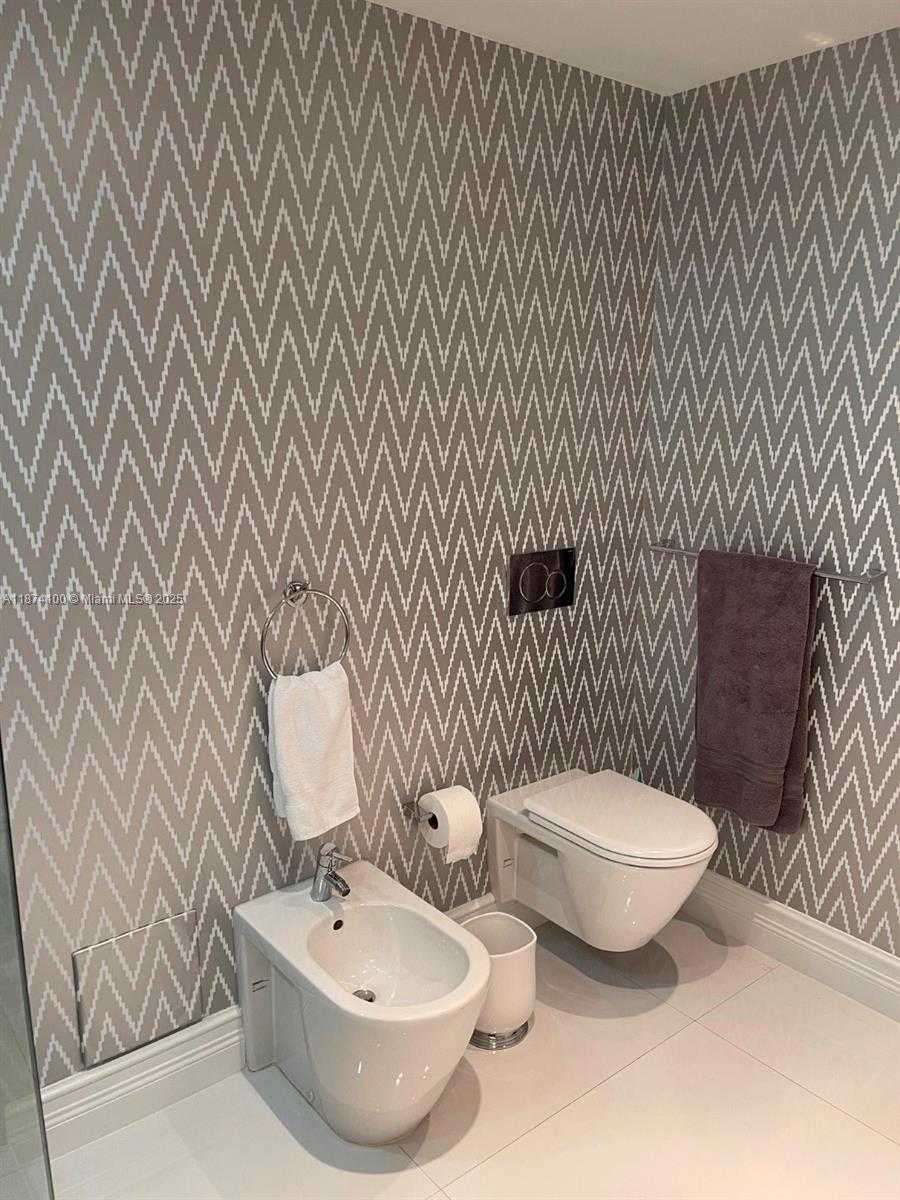 Small Image of 5001 COLLINS AVE #14A, Miami Beach Number 15