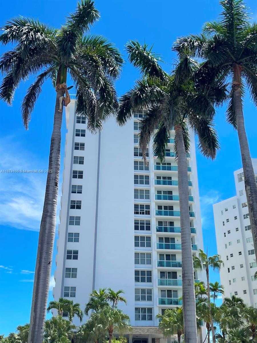 Small Image of 5001 COLLINS AVE #14A, Miami Beach Number 46
