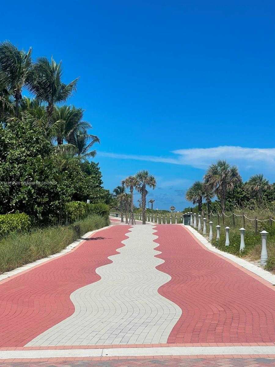 Small Image of 5001 COLLINS AVE #14A, Miami Beach Number 52