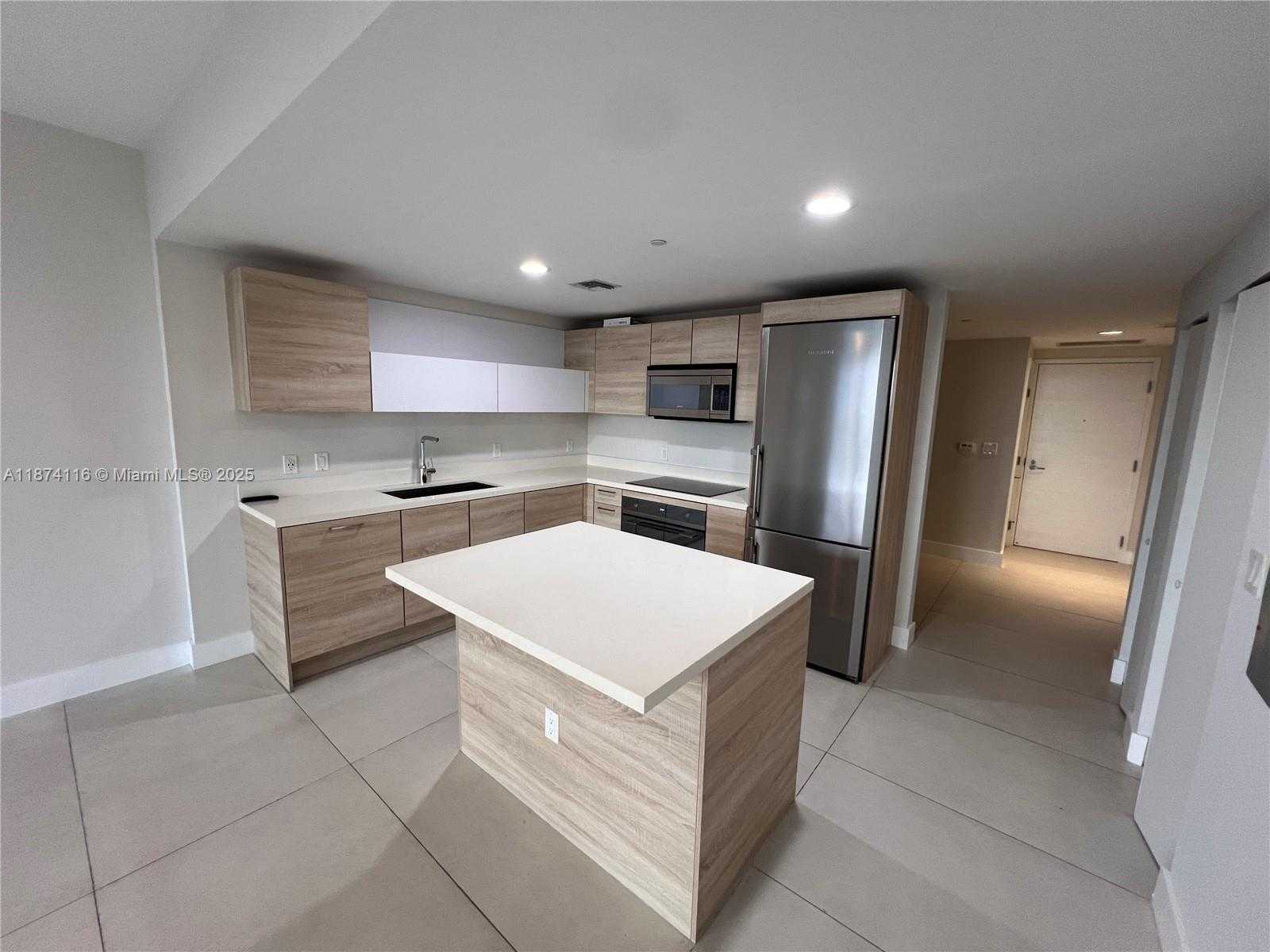 Small Image of 16385 BISCAYNE BLVD #606, North Miami Beach Number 11