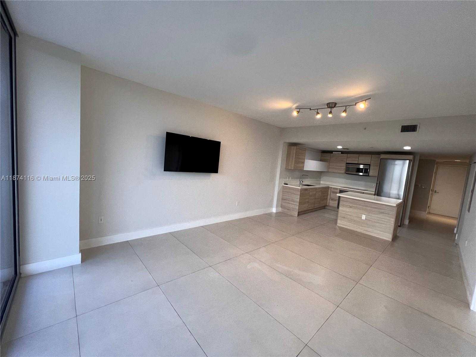 Small Image of 16385 BISCAYNE BLVD #606, North Miami Beach Number 12