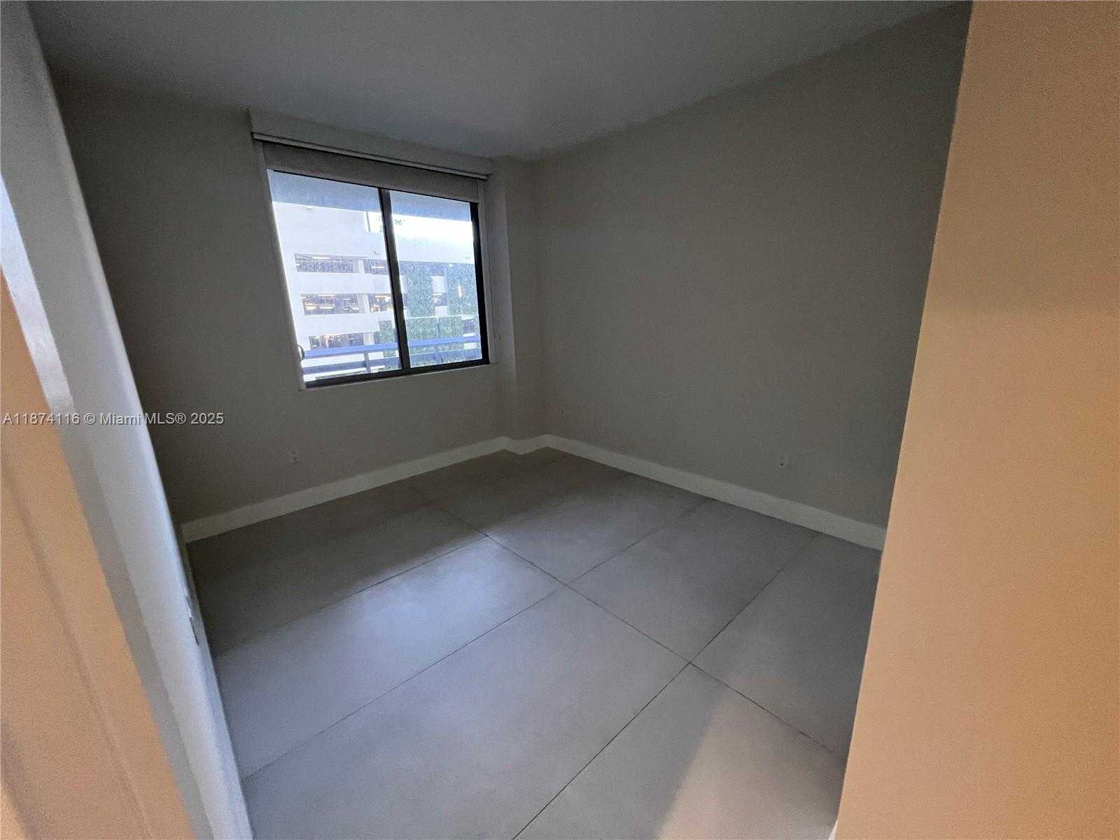Small Image of 16385 BISCAYNE BLVD #606, North Miami Beach Number 18