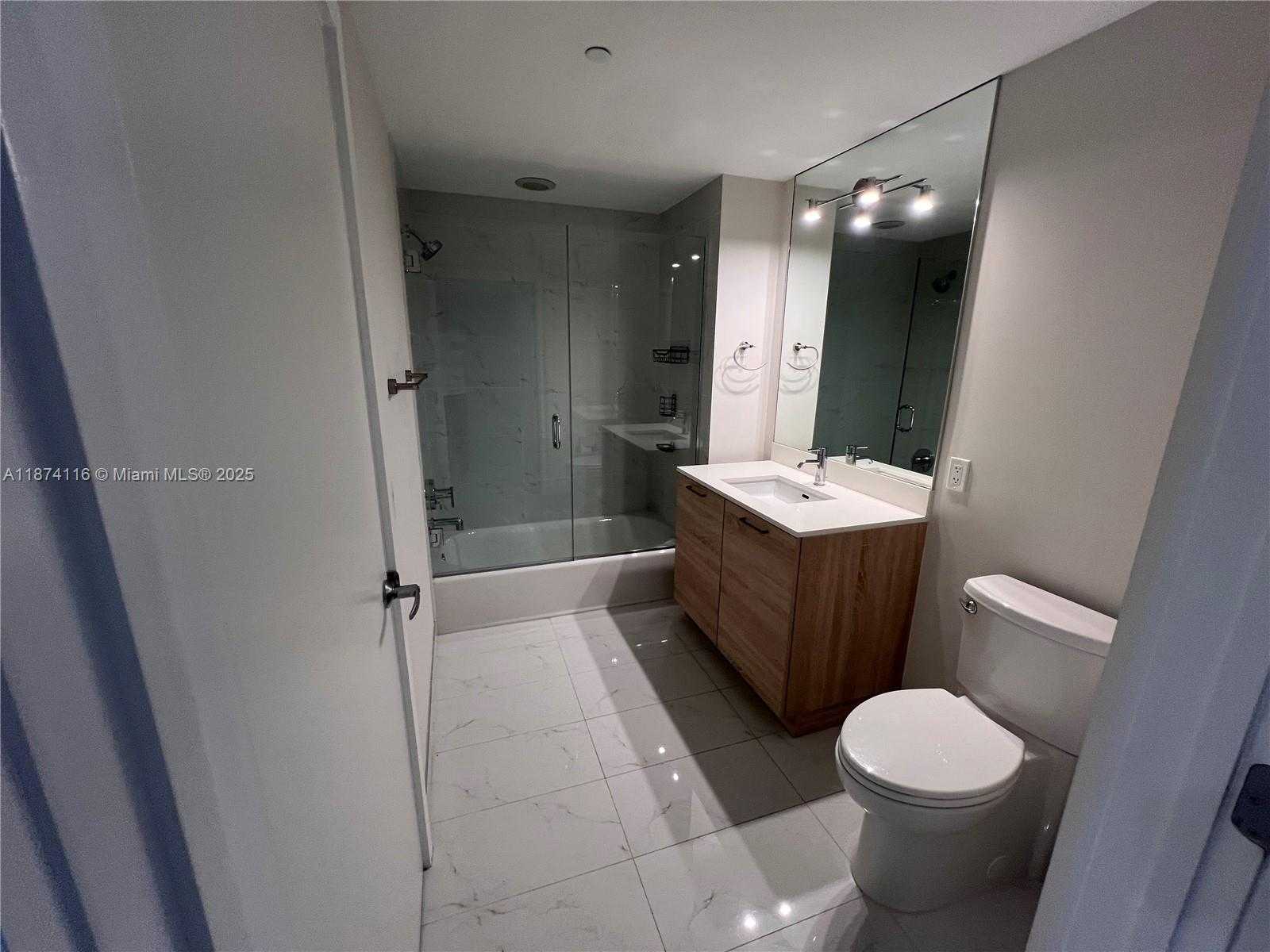 Small Image of 16385 BISCAYNE BLVD #606, North Miami Beach Number 19