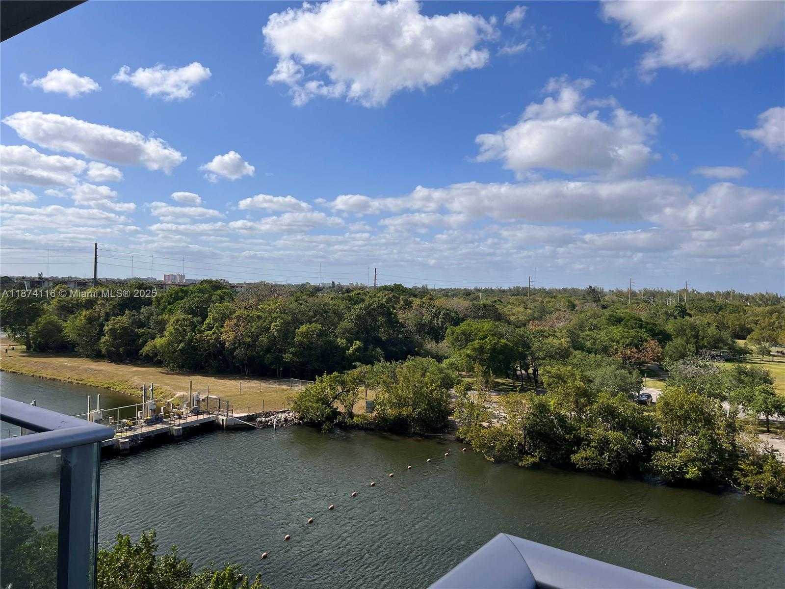 Small Image of 16385 BISCAYNE BLVD #606, North Miami Beach Number 4