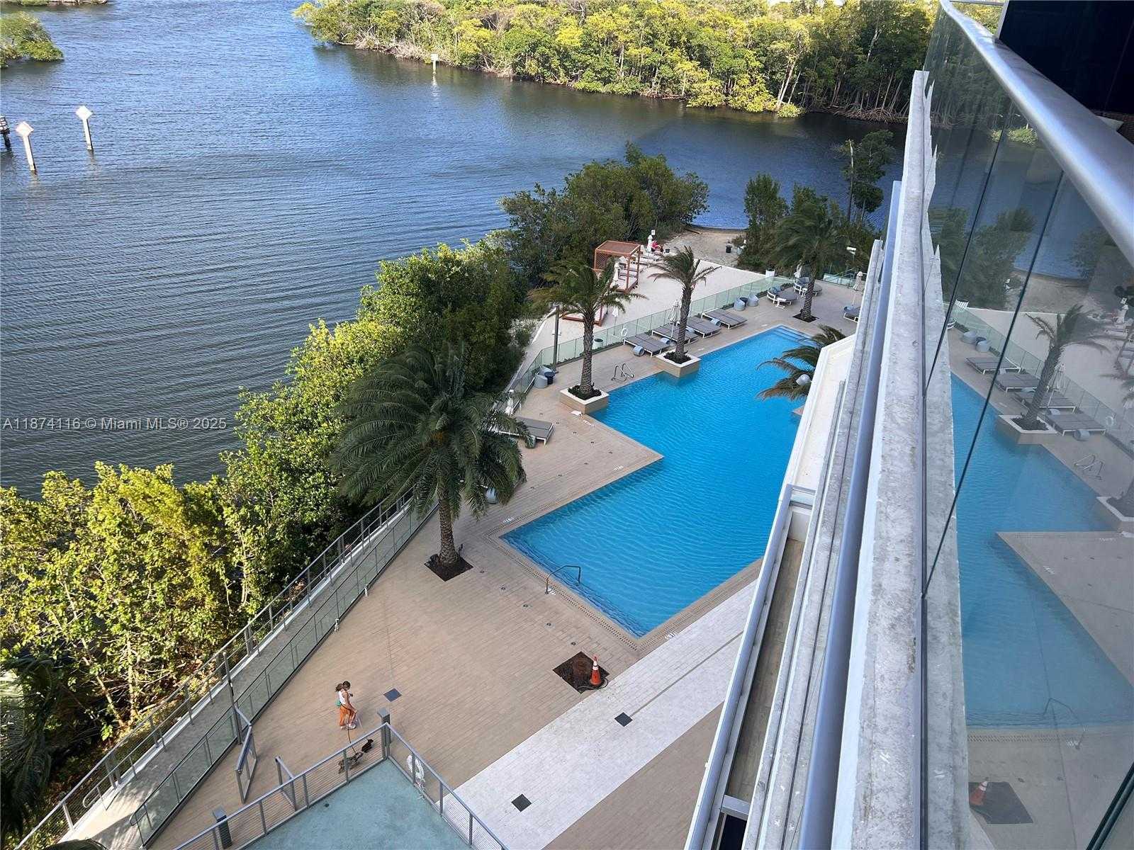 Small Image of 16385 BISCAYNE BLVD #606, North Miami Beach Number 6