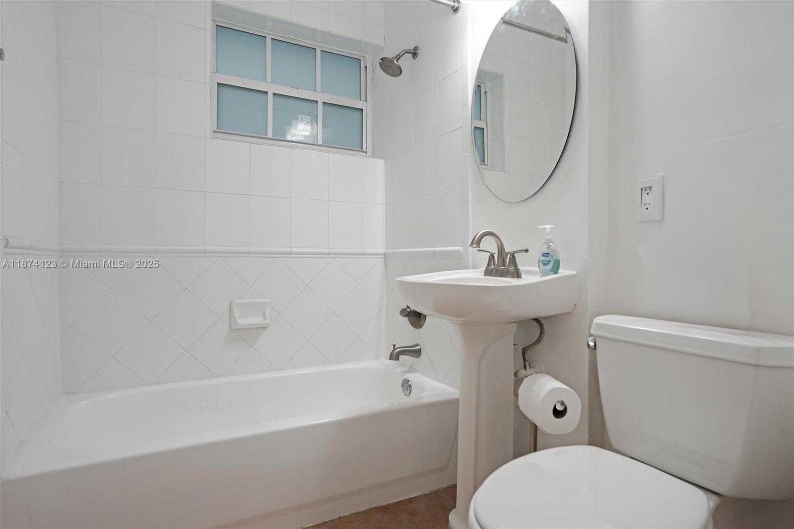 Small Image of 45 ANTILLA AVE #3K, Coral Gables Number 10