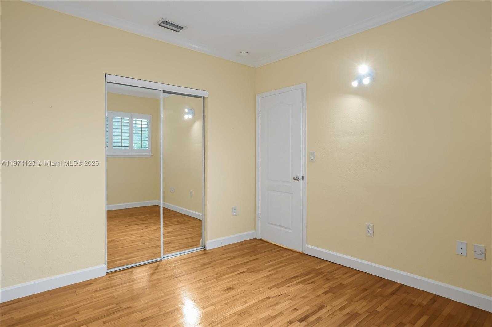 Small Image of 45 ANTILLA AVE #3K, Coral Gables Number 12