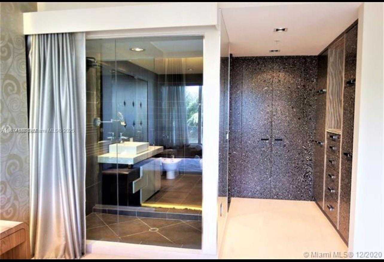 Small Image of 2100 PARK AVE #303, Miami Beach Number 21