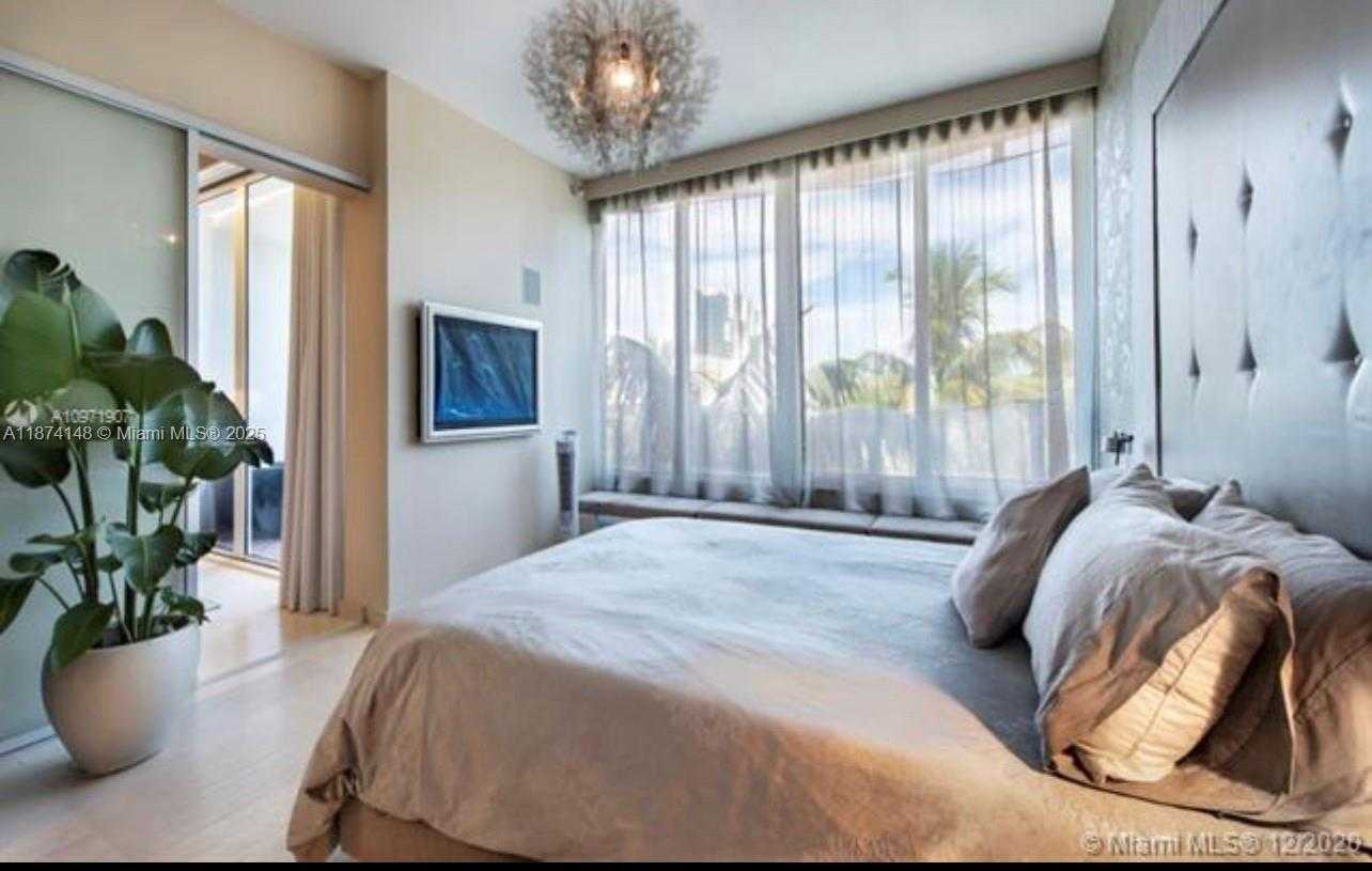 Small Image of 2100 PARK AVE #303, Miami Beach Number 3