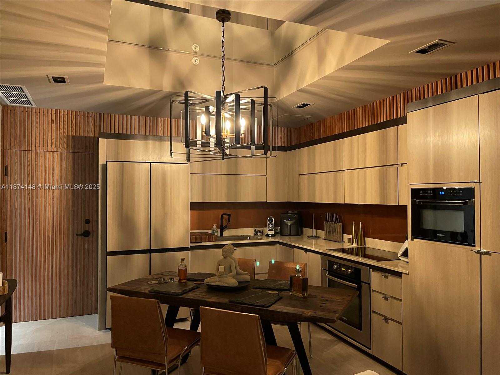 Small Image of 2100 PARK AVE #303, Miami Beach Number 5