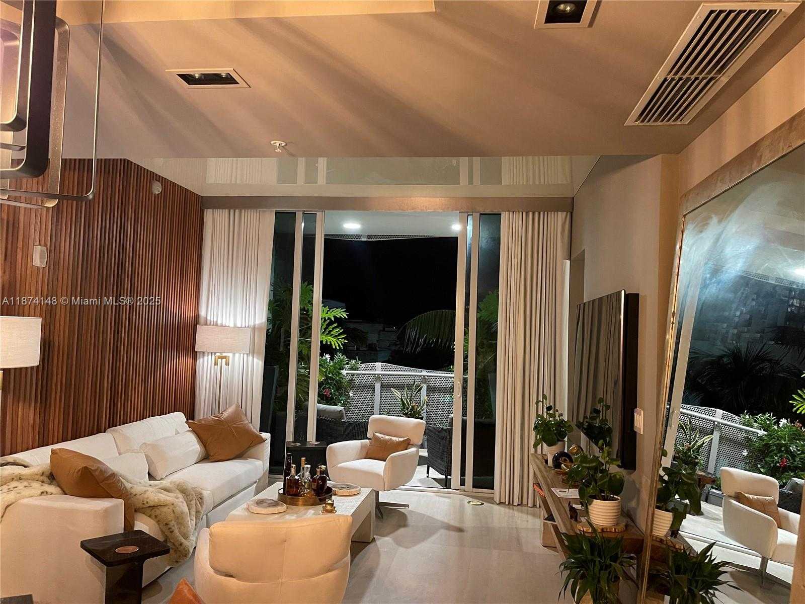 Small Image of 2100 PARK AVE #303, Miami Beach Number 6