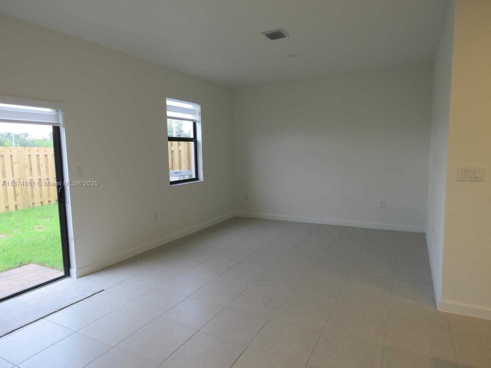 Small Image of 23316 SOUTH WEST 133RD CT, Miami Number 10