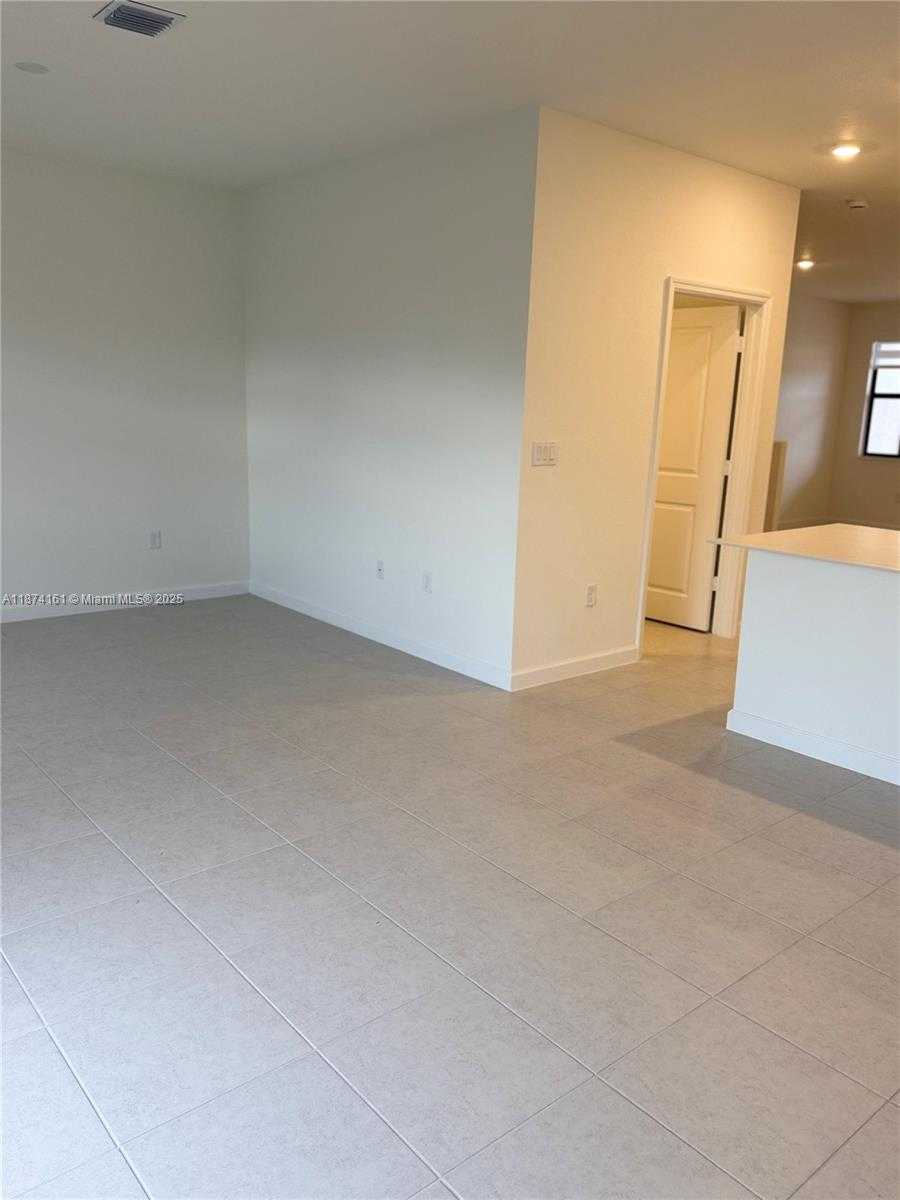 Small Image of 23316 SOUTH WEST 133RD CT, Miami Number 13