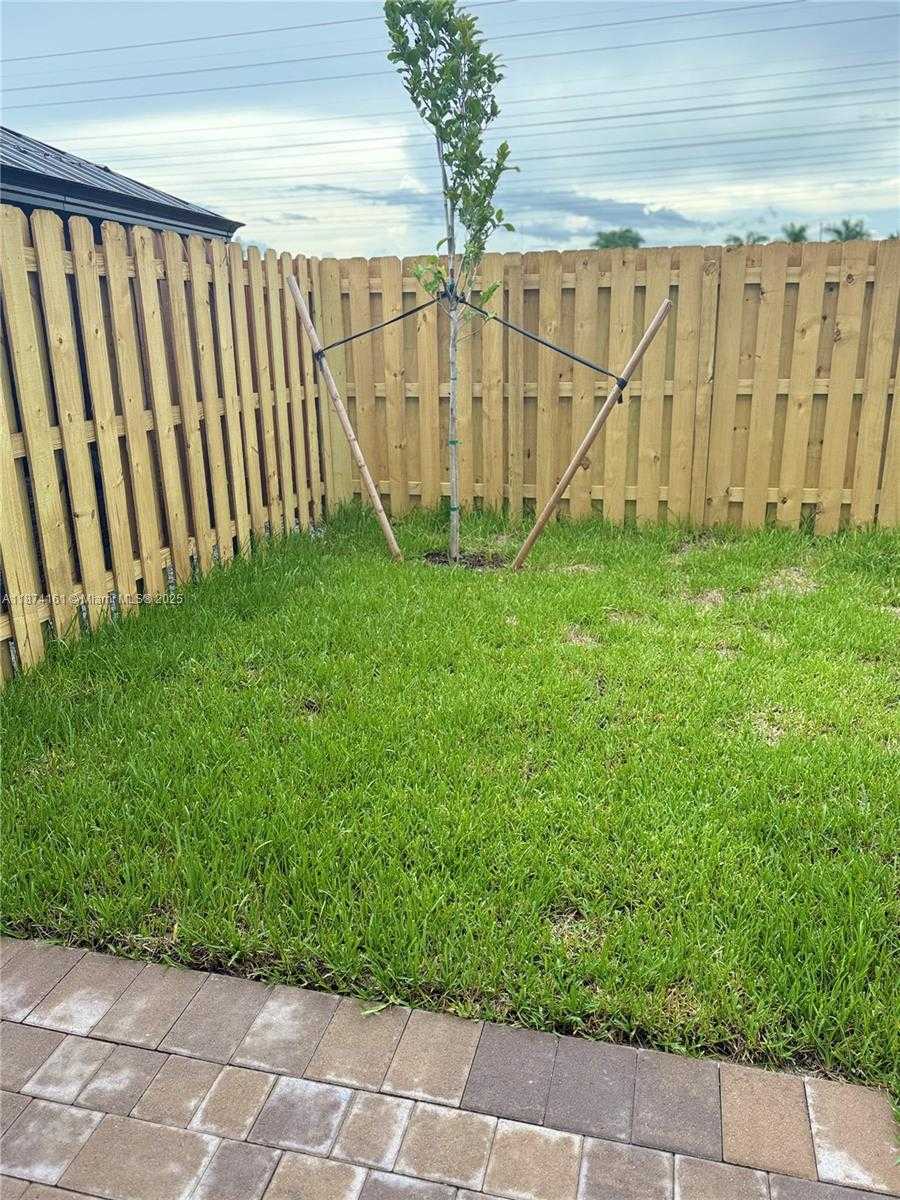 Small Image of 23316 SOUTH WEST 133RD CT, Miami Number 14