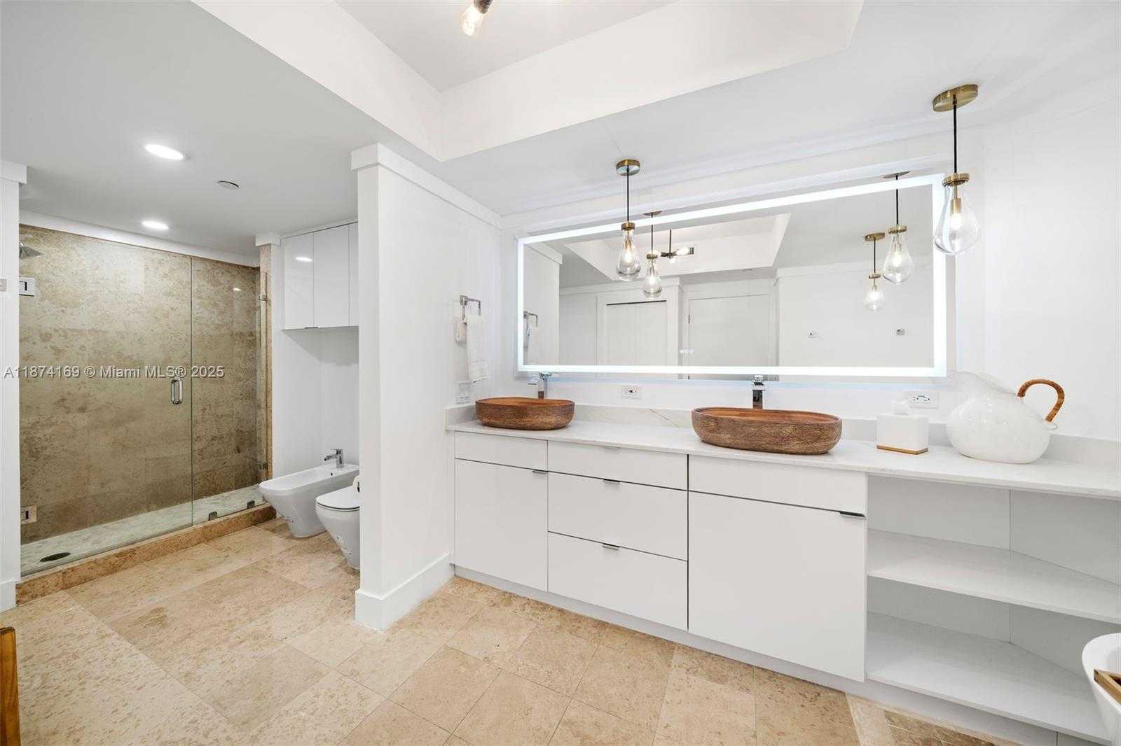 Small Image of 4775 COLLINS AVE #1801, Miami Beach Number 10