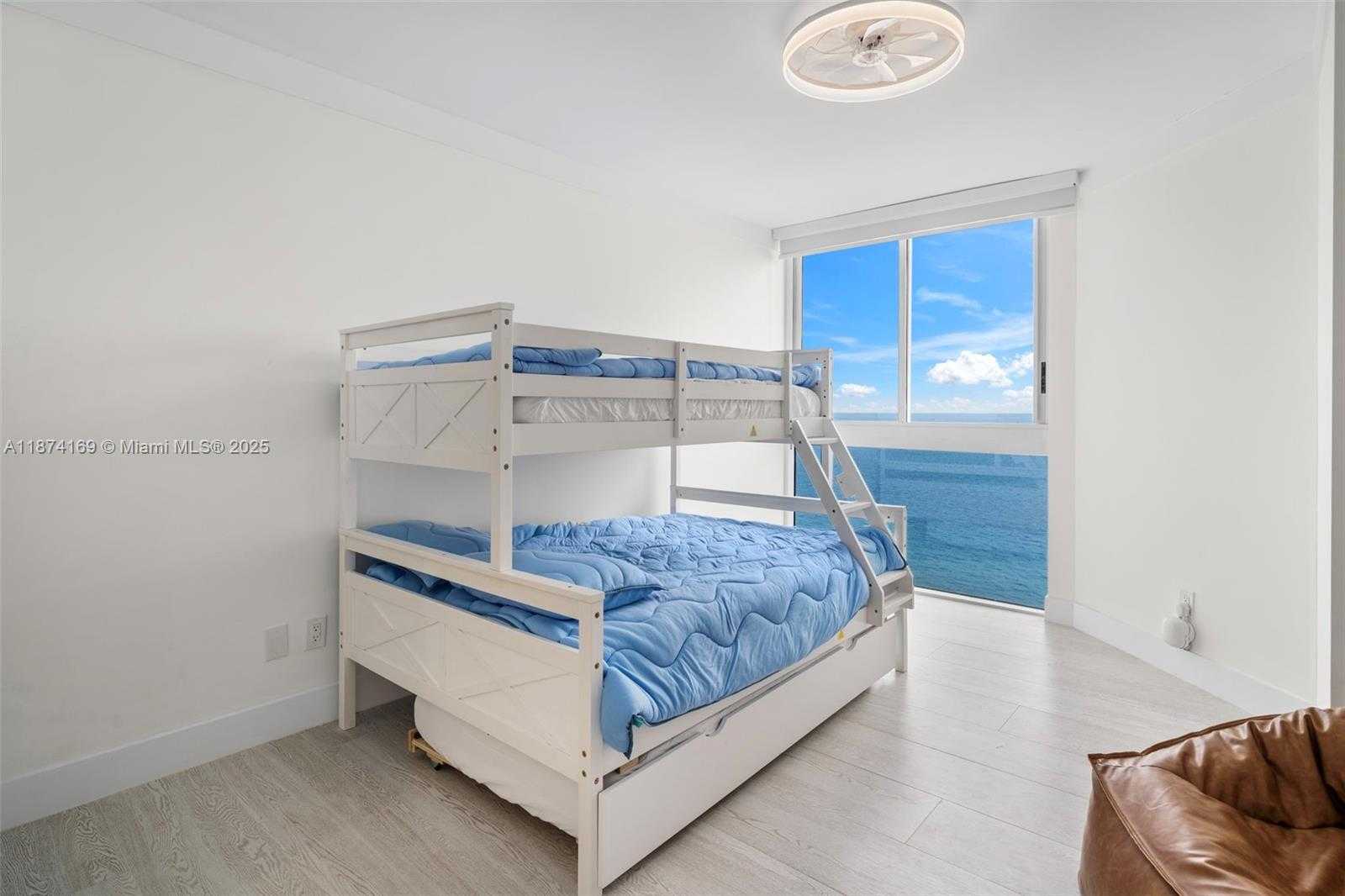 Small Image of 4775 COLLINS AVE #1801, Miami Beach Number 11